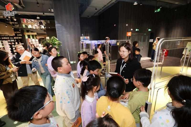 技术视角下的图书馆奇妙夜:当RFID与职业启蒙深度融合 文化旅游